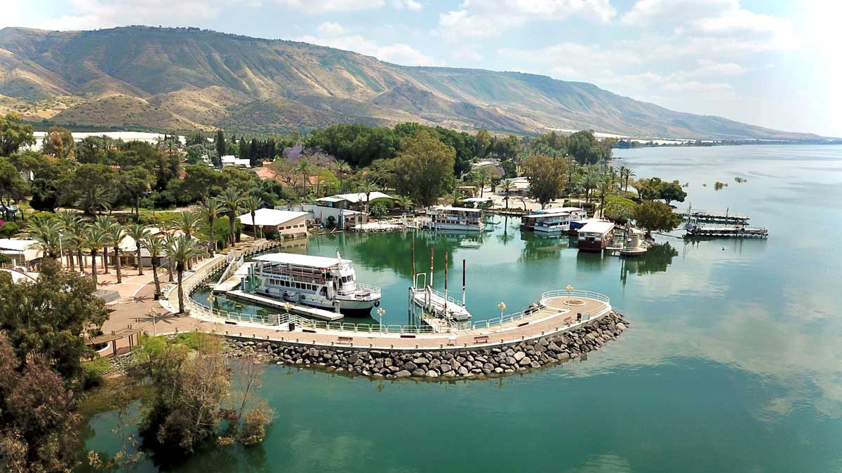 תמונת נמל עין גב - צילום אדווין-בוקובזה